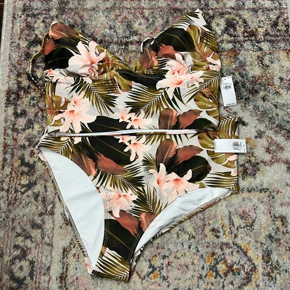 Old Navy 2 piece Swimsuit - Picture 4 of 4